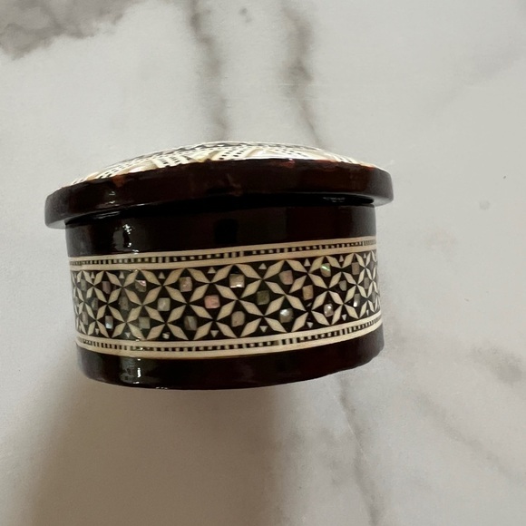 Handmade Egyptian Inlaid Mother Of Pearl Jewelry Box Trinket Box Velvet interior - Picture 3 of 5